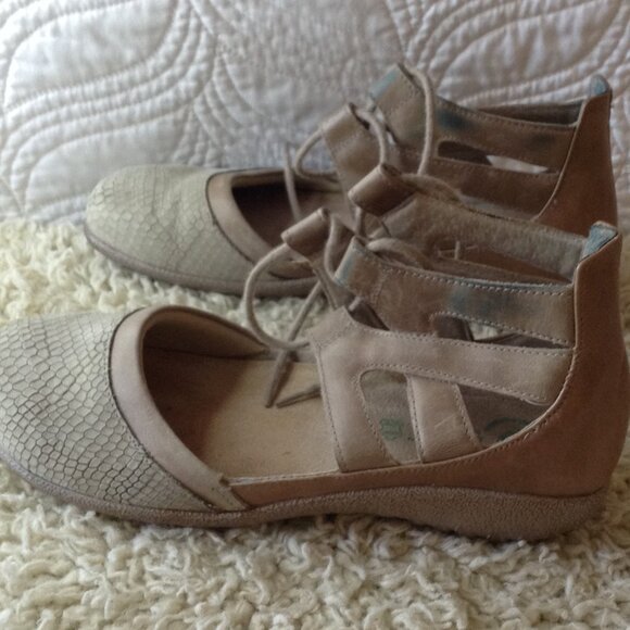 NAOT Gladiator "8" Leather/Suede flats, Tan Kata, Comfort, Trending, Strappy - Picture 2 of 6